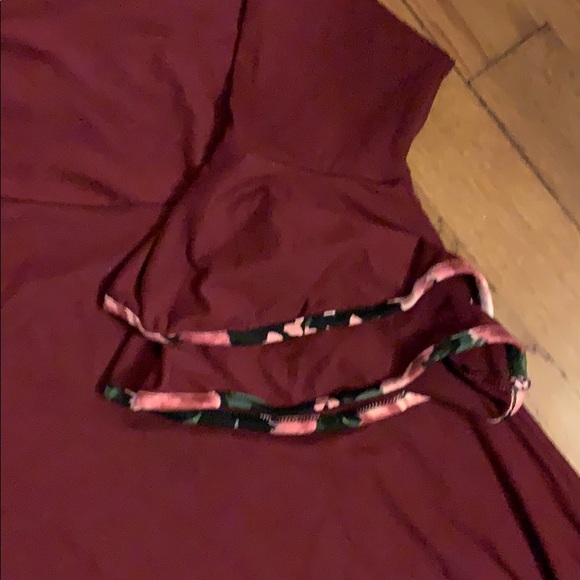 Maroon top with floral bell sleeve - Picture 3 of 4